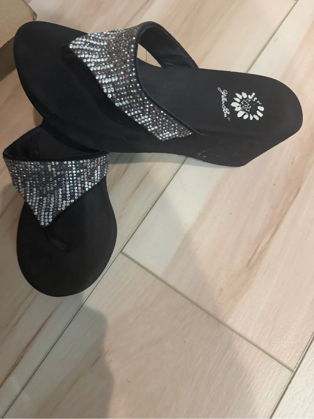 Yellow Box Black Gemstone Wedge Sandals - Picture 4 of 4